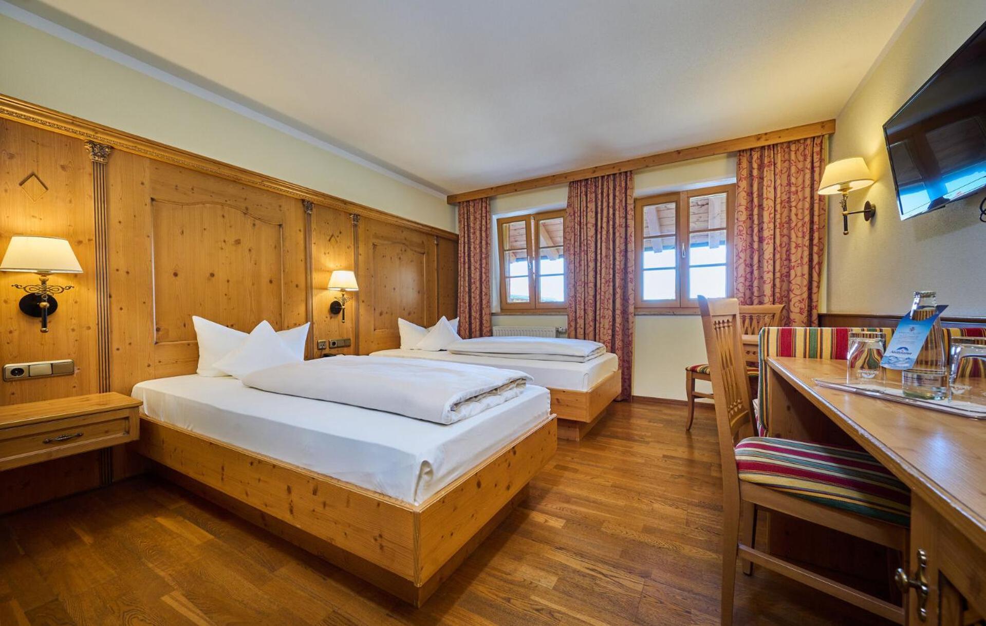 Hotel Happinger Hof Rosenheim Exterior photo